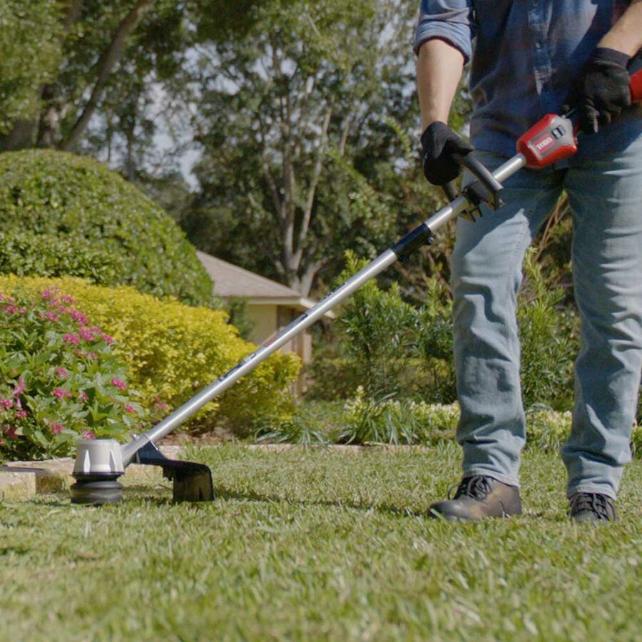 Toro 60V MAX* 14 in. (35.5 cm) / 16 in. (40.6 cm) Brushless String Trimmer with 2.5Ah Battery