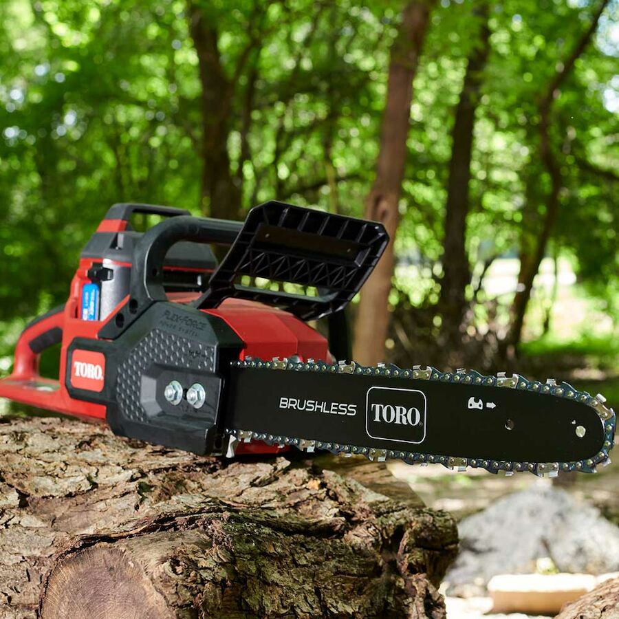 Toro 60V MAX* 16 in. (40.6 cm) Brushless Chainsaw with 2.5Ah battery