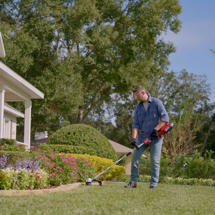 Toro 60V MAX* 14 in. (35.5 cm) / 16 in. (40.6 cm) Brushless String Trimmer with 2.5Ah Battery